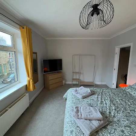Bright Flat 2 Beds Great Location Lejlighed