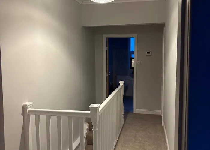 Apartment Bright Flat 2 Beds Great Location *